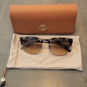 Tory Burch Wayfarer Sunglasses Brand new